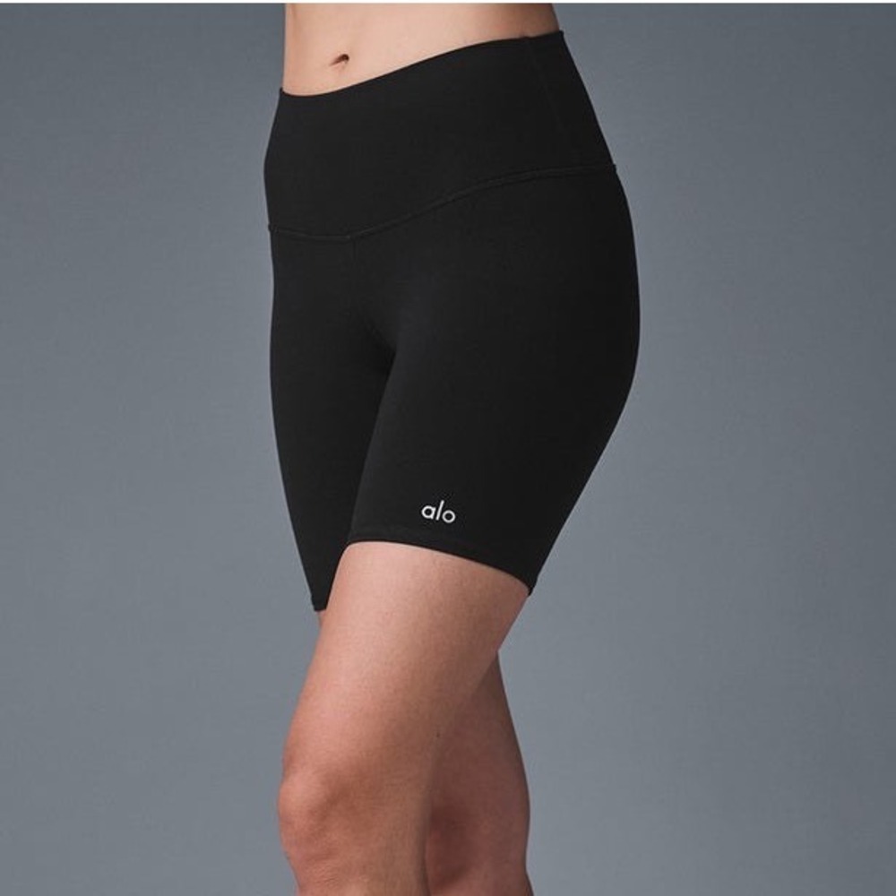 Alo Yoga 7" High Waist Biker Shorts Black Athletic Airbrush - Small